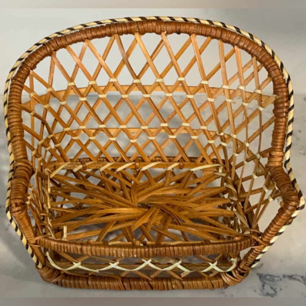 VINTAGE Wicker Rattan Couch Plant Stand Doll Furniture